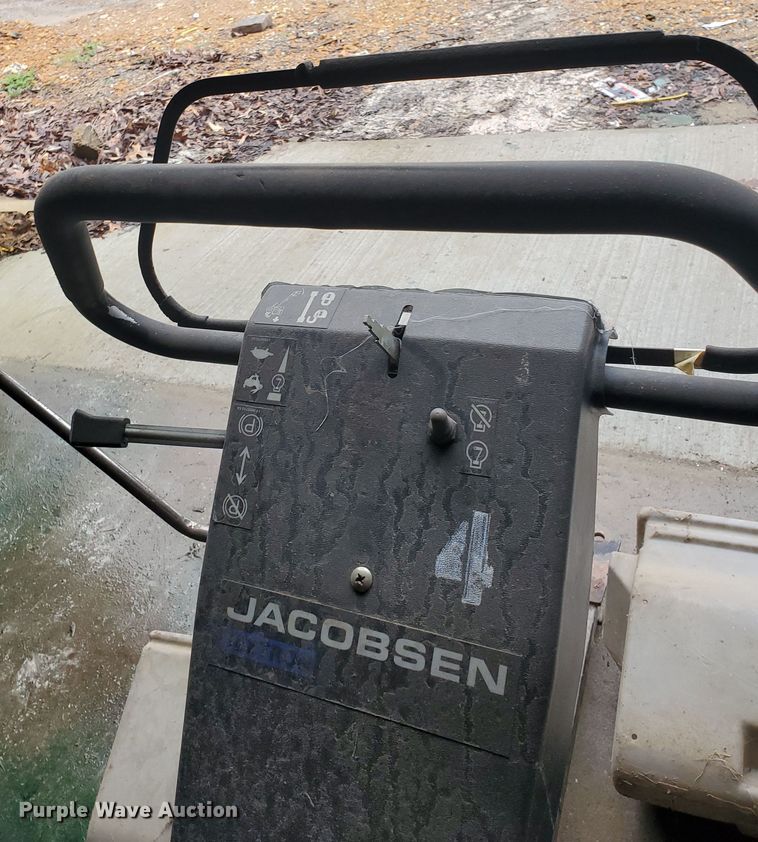 image for item GB9858 2005 Jacobsen Green King 518 greensmower