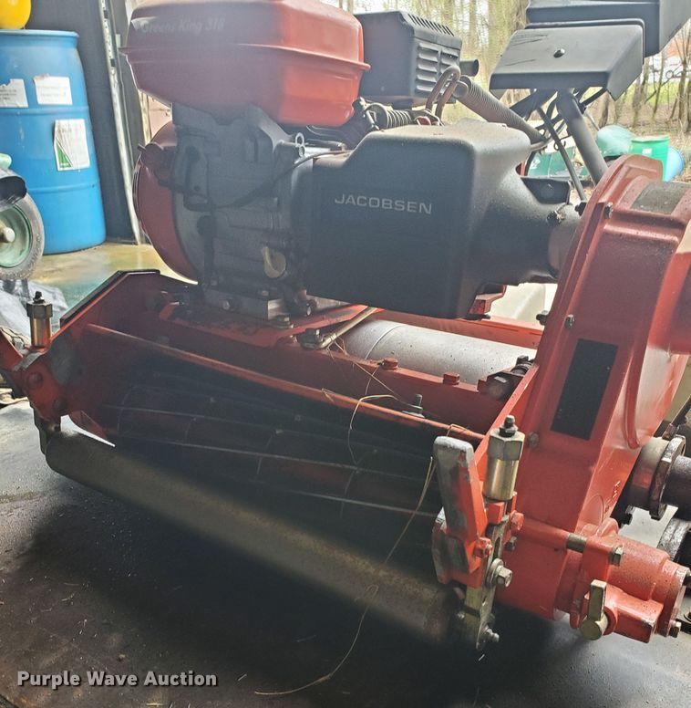 image for item GB9858 2005 Jacobsen Green King 518 greensmower