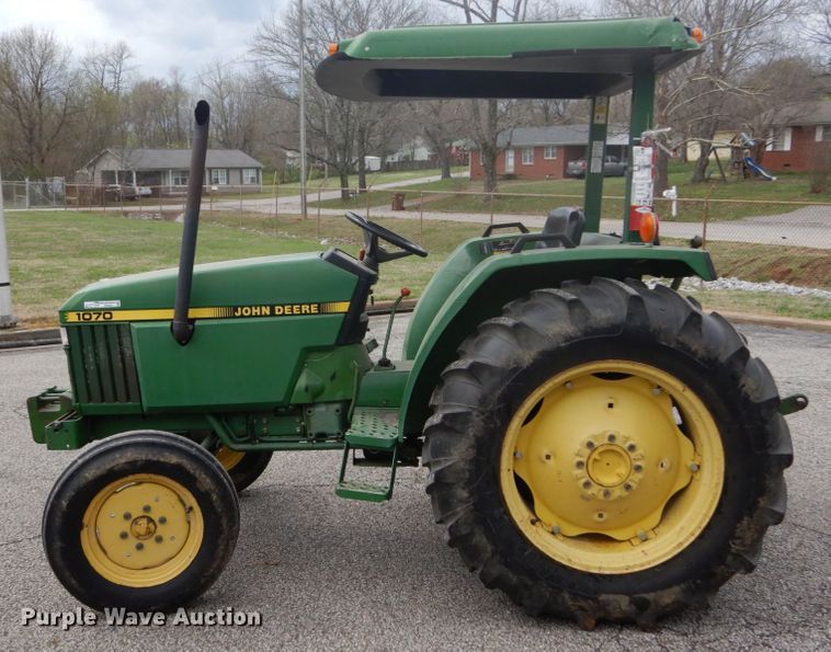 image for item GB9861 John Deere 1070 tractor