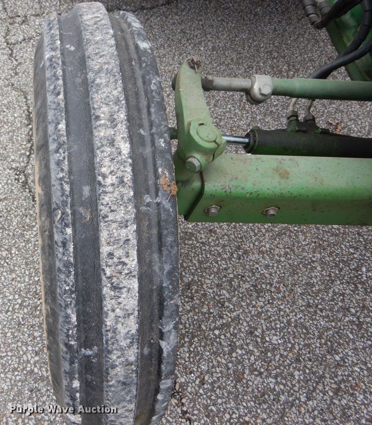 image for item GB9861 John Deere 1070 tractor