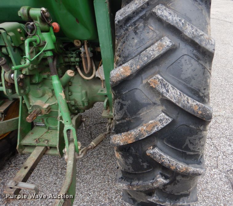 image for item GB9861 John Deere 1070 tractor