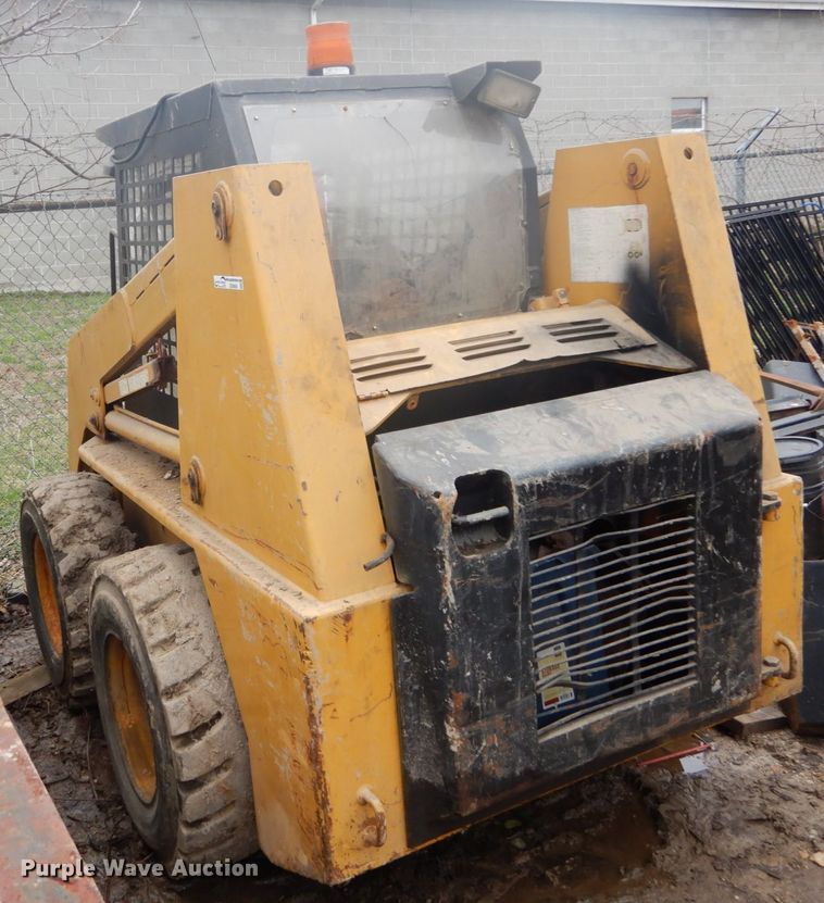 image for item GB9866 1997 Daewoo DSL801  skid steer loader