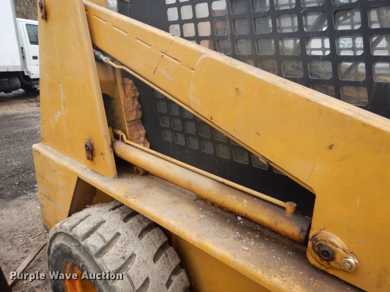 image for item GB9866 1997 Daewoo DSL801  skid steer loader