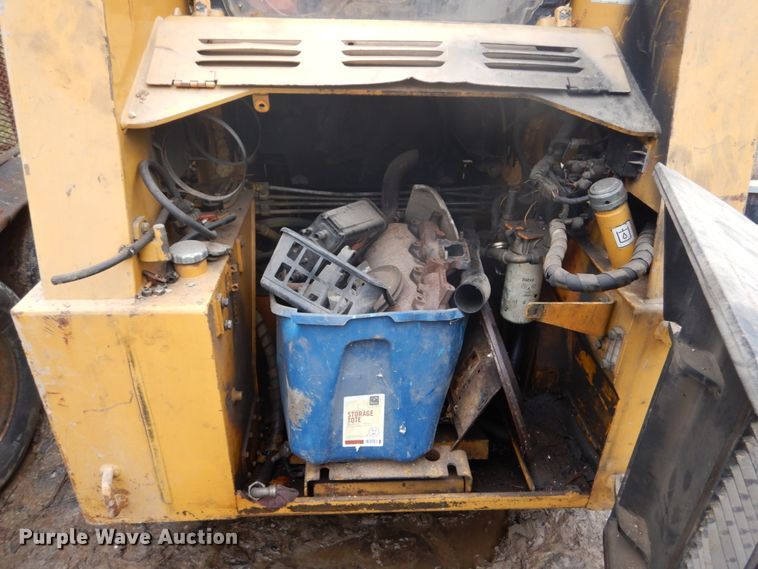 image for item GB9866 1997 Daewoo DSL801  skid steer loader