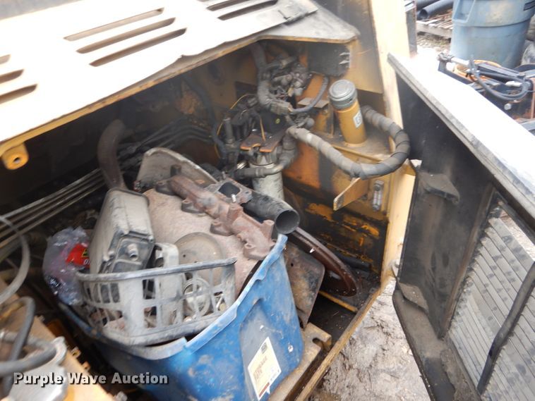 image for item GB9866 1997 Daewoo DSL801  skid steer loader