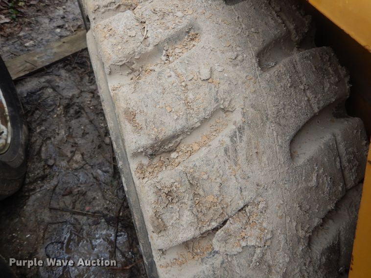 image for item GB9866 1997 Daewoo DSL801  skid steer loader