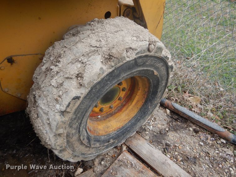 image for item GB9866 1997 Daewoo DSL801  skid steer loader