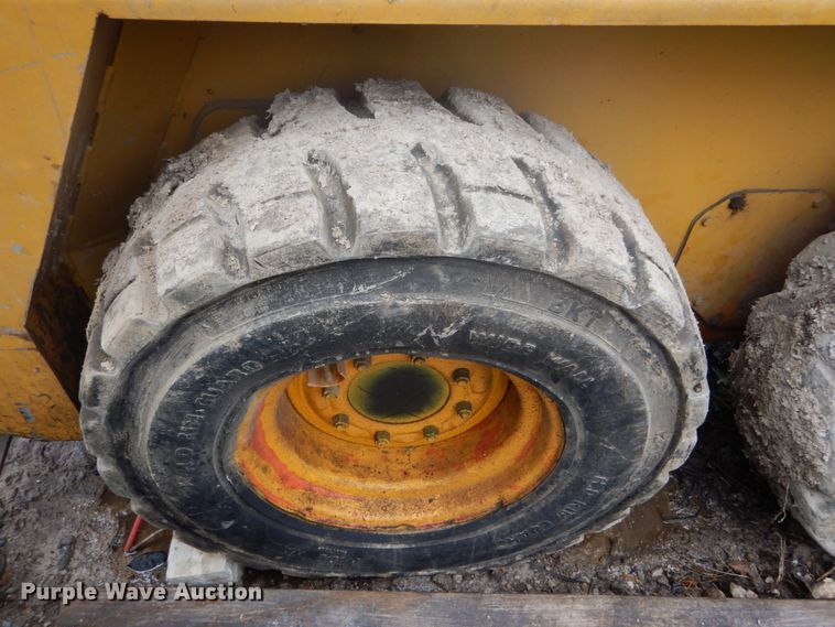 image for item GB9866 1997 Daewoo DSL801  skid steer loader