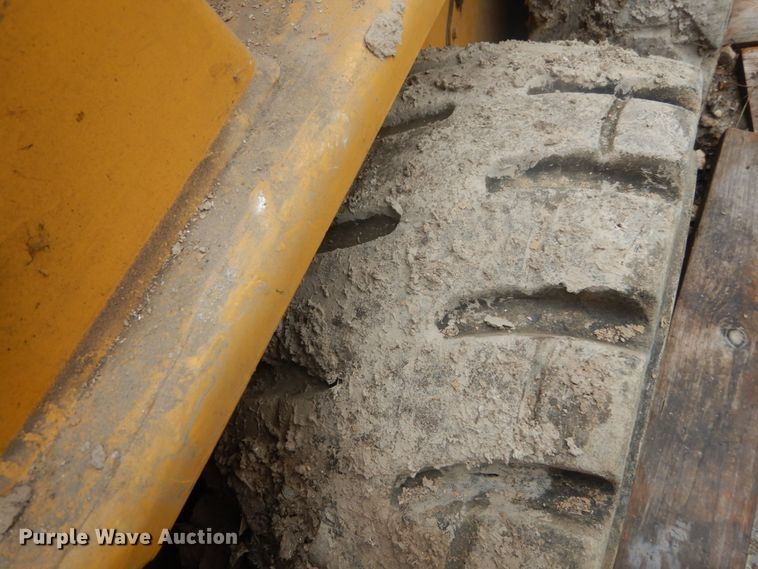 image for item GB9866 1997 Daewoo DSL801  skid steer loader