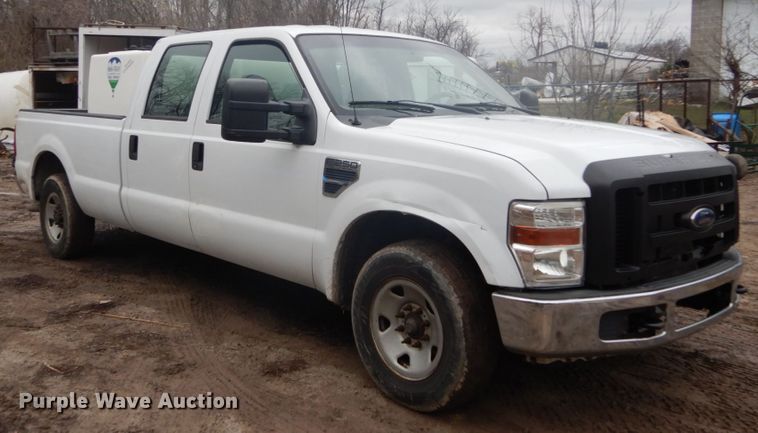 image for item GB9867 2010 Ford F250 Super Duty XL  Crew Cab pickup truck