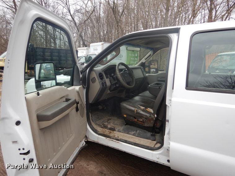 image for item GB9867 2010 Ford F250 Super Duty XL  Crew Cab pickup truck