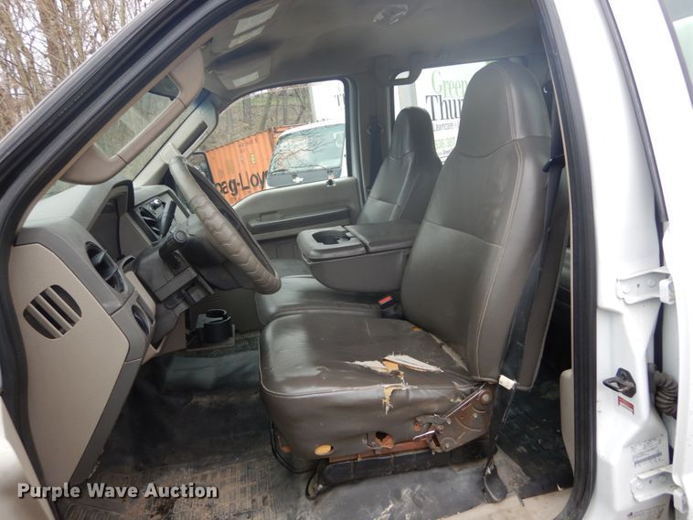 image for item GB9867 2010 Ford F250 Super Duty XL  Crew Cab pickup truck