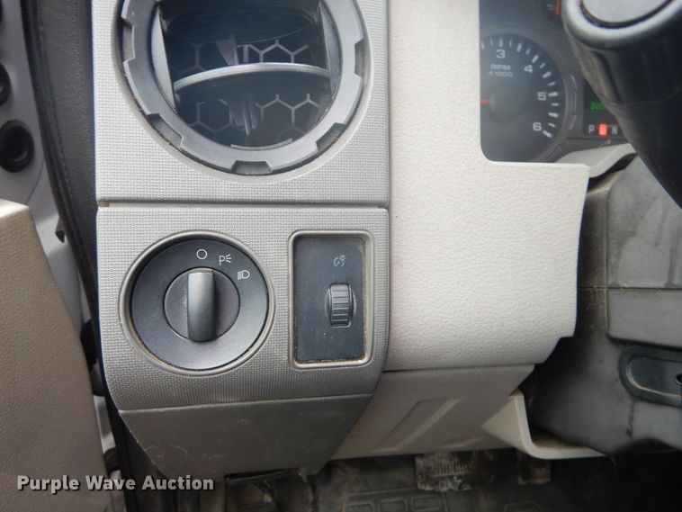 image for item GB9867 2010 Ford F250 Super Duty XL  Crew Cab pickup truck