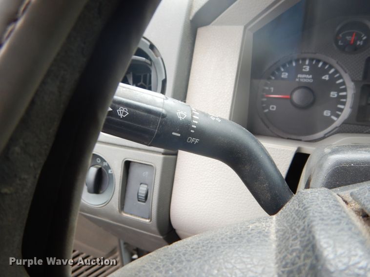 image for item GB9867 2010 Ford F250 Super Duty XL  Crew Cab pickup truck