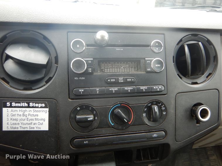 image for item GB9867 2010 Ford F250 Super Duty XL  Crew Cab pickup truck