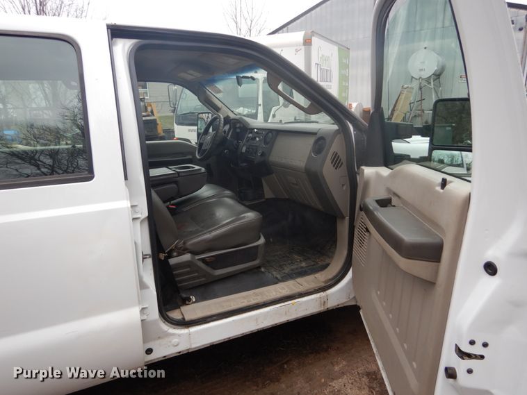 image for item GB9867 2010 Ford F250 Super Duty XL  Crew Cab pickup truck