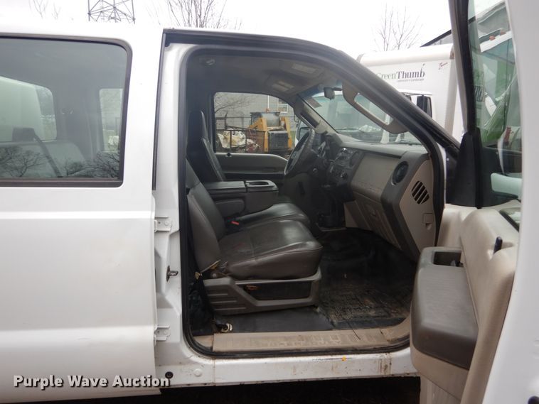 image for item GB9867 2010 Ford F250 Super Duty XL  Crew Cab pickup truck