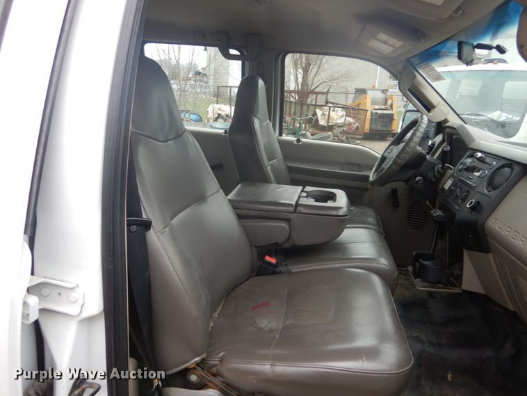 image for item GB9867 2010 Ford F250 Super Duty XL  Crew Cab pickup truck