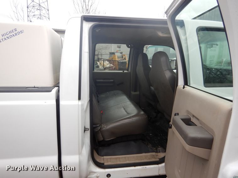 image for item GB9867 2010 Ford F250 Super Duty XL  Crew Cab pickup truck