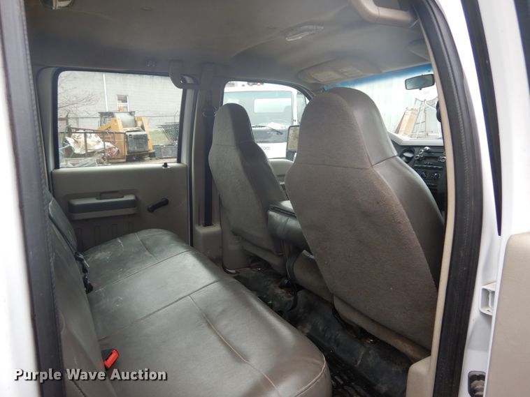 image for item GB9867 2010 Ford F250 Super Duty XL  Crew Cab pickup truck