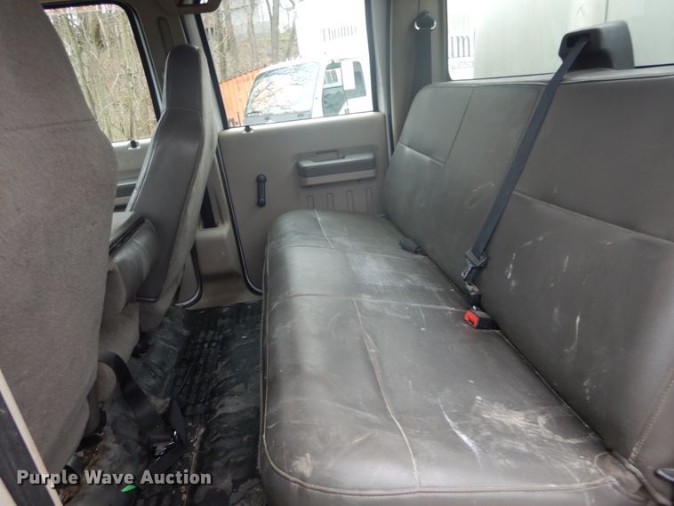 image for item GB9867 2010 Ford F250 Super Duty XL  Crew Cab pickup truck