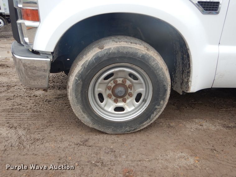 image for item GB9867 2010 Ford F250 Super Duty XL  Crew Cab pickup truck