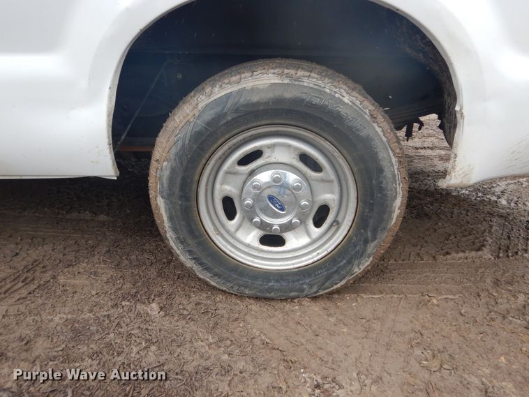 image for item GB9867 2010 Ford F250 Super Duty XL  Crew Cab pickup truck