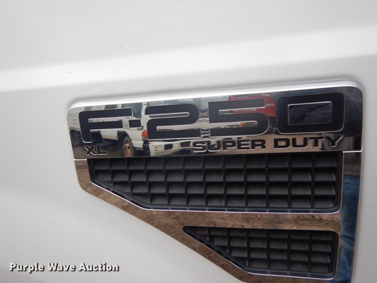 image for item GB9867 2010 Ford F250 Super Duty XL  Crew Cab pickup truck