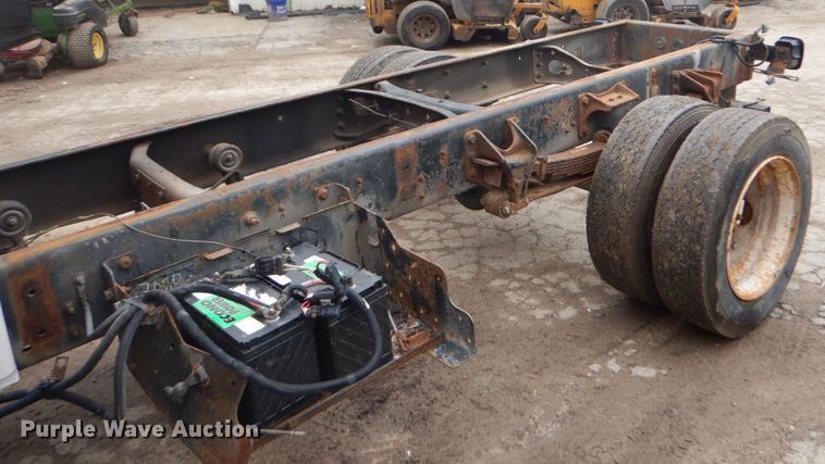 image for item GB9869 2009 International DuraStar 4300 truck cab and chassis