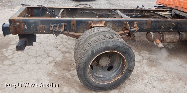 image for item GB9869 2009 International DuraStar 4300 truck cab and chassis