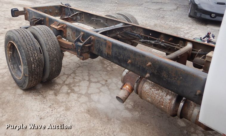 image for item GB9869 2009 International DuraStar 4300 truck cab and chassis