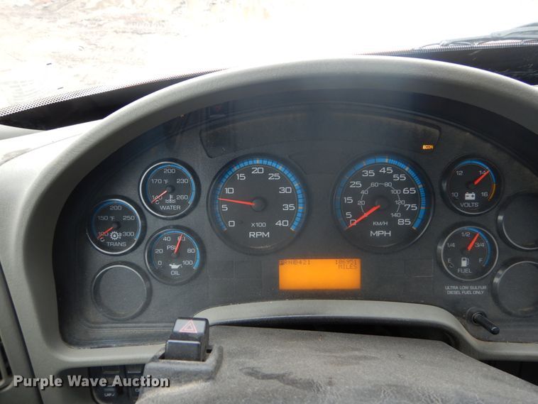 image for item GB9869 2009 International DuraStar 4300 truck cab and chassis