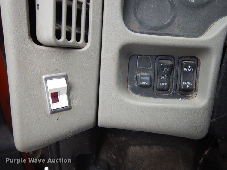 image for item GB9869 2009 International DuraStar 4300 truck cab and chassis