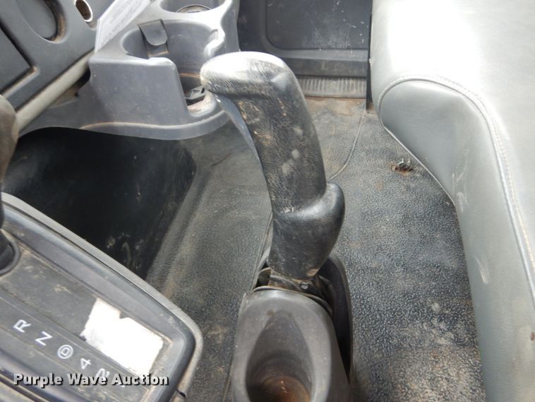 image for item GB9869 2009 International DuraStar 4300 truck cab and chassis