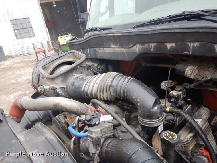 image for item GB9869 2009 International DuraStar 4300 truck cab and chassis