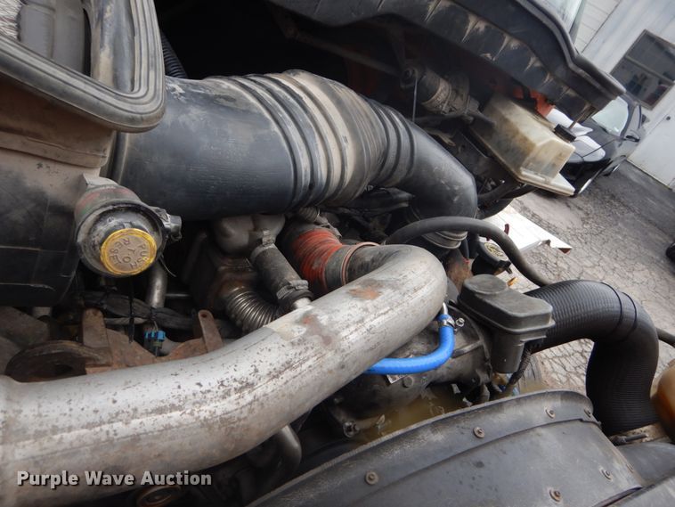 image for item GB9869 2009 International DuraStar 4300 truck cab and chassis