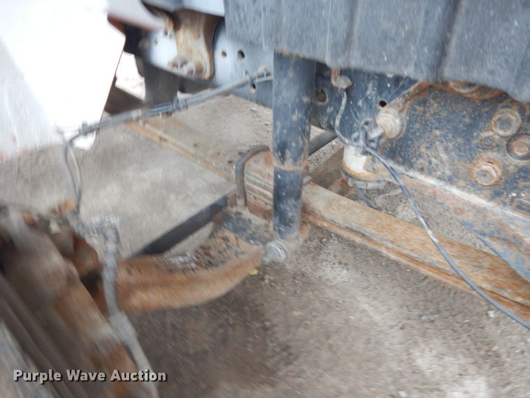 image for item GB9869 2009 International DuraStar 4300 truck cab and chassis