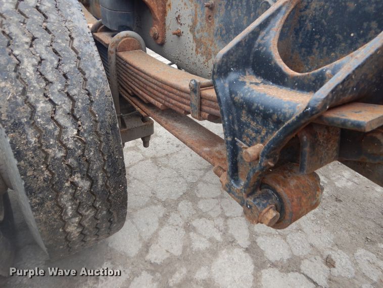 image for item GB9869 2009 International DuraStar 4300 truck cab and chassis