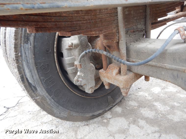 image for item GB9869 2009 International DuraStar 4300 truck cab and chassis