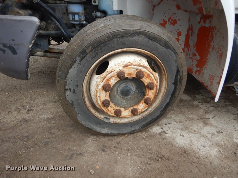 image for item GB9869 2009 International DuraStar 4300 truck cab and chassis