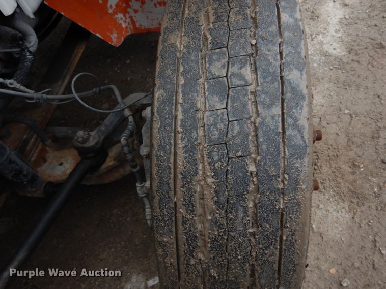 image for item GB9869 2009 International DuraStar 4300 truck cab and chassis