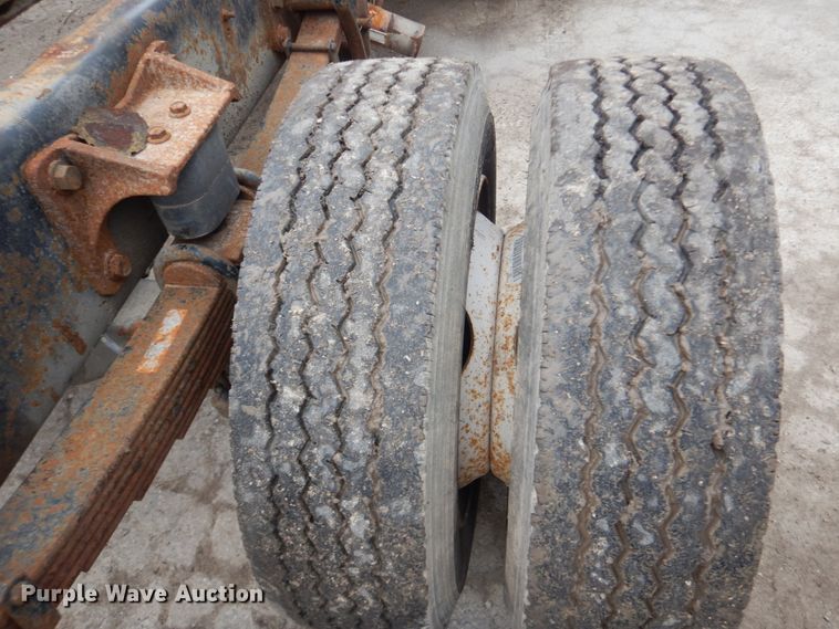 image for item GB9869 2009 International DuraStar 4300 truck cab and chassis