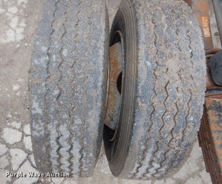 image for item GB9869 2009 International DuraStar 4300 truck cab and chassis