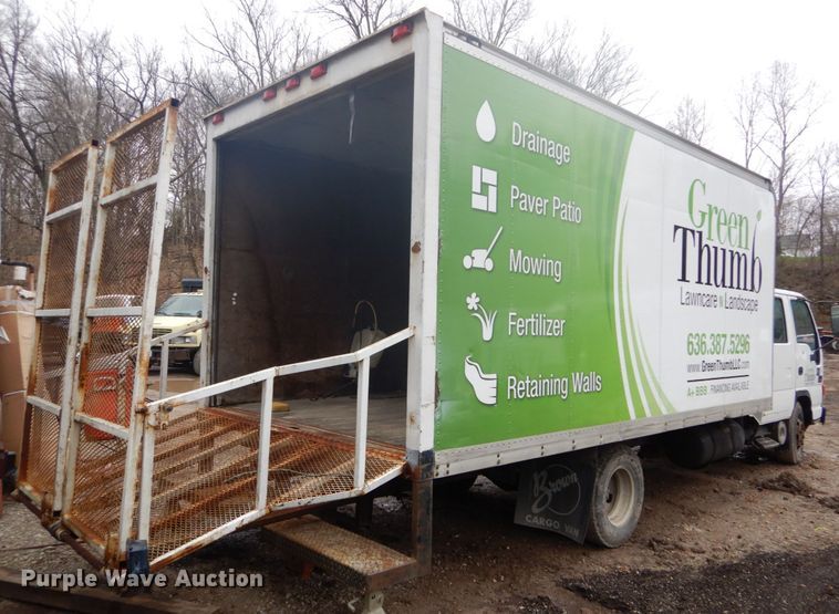 image for item GB9870 2002 GMC W4500 truck cab and chassis