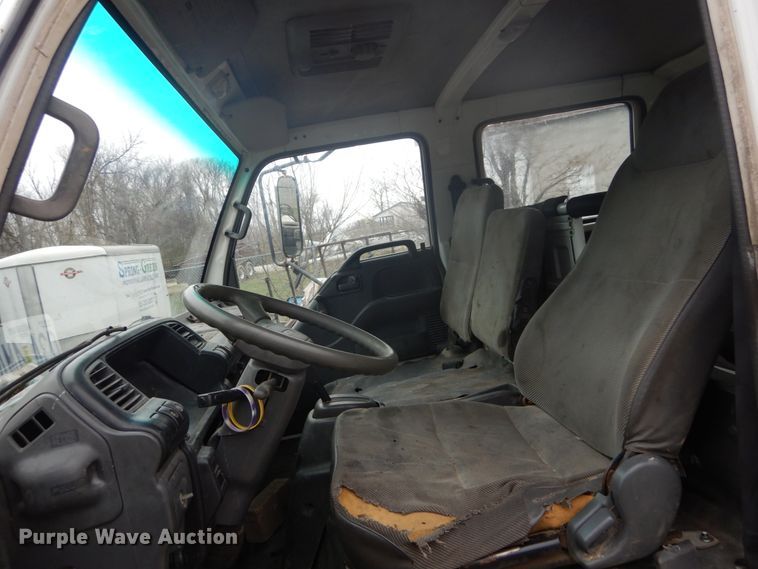 image for item GB9870 2002 GMC W4500 truck cab and chassis