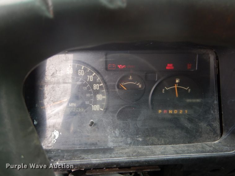 image for item GB9870 2002 GMC W4500 truck cab and chassis