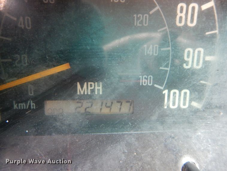 image for item GB9870 2002 GMC W4500 truck cab and chassis