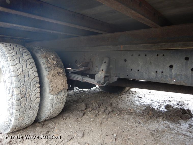 image for item GB9870 2002 GMC W4500 truck cab and chassis