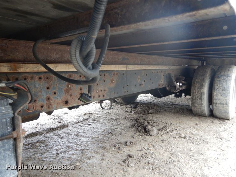 image for item GB9870 2002 GMC W4500 truck cab and chassis