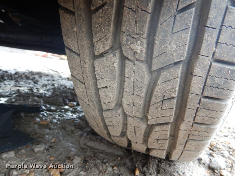 image for item GB9870 2002 GMC W4500 truck cab and chassis